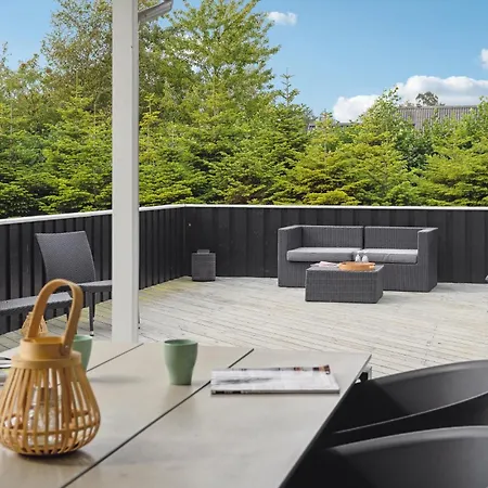 Holiday home Stunning In Vaeggerlose With Kitchen *
