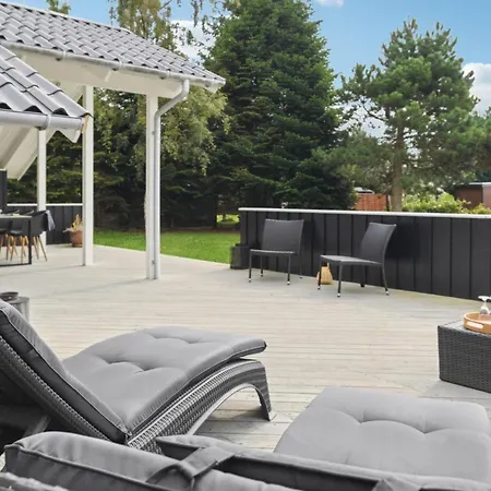 Stunning In Vaeggerlose With Kitchen Holiday home *